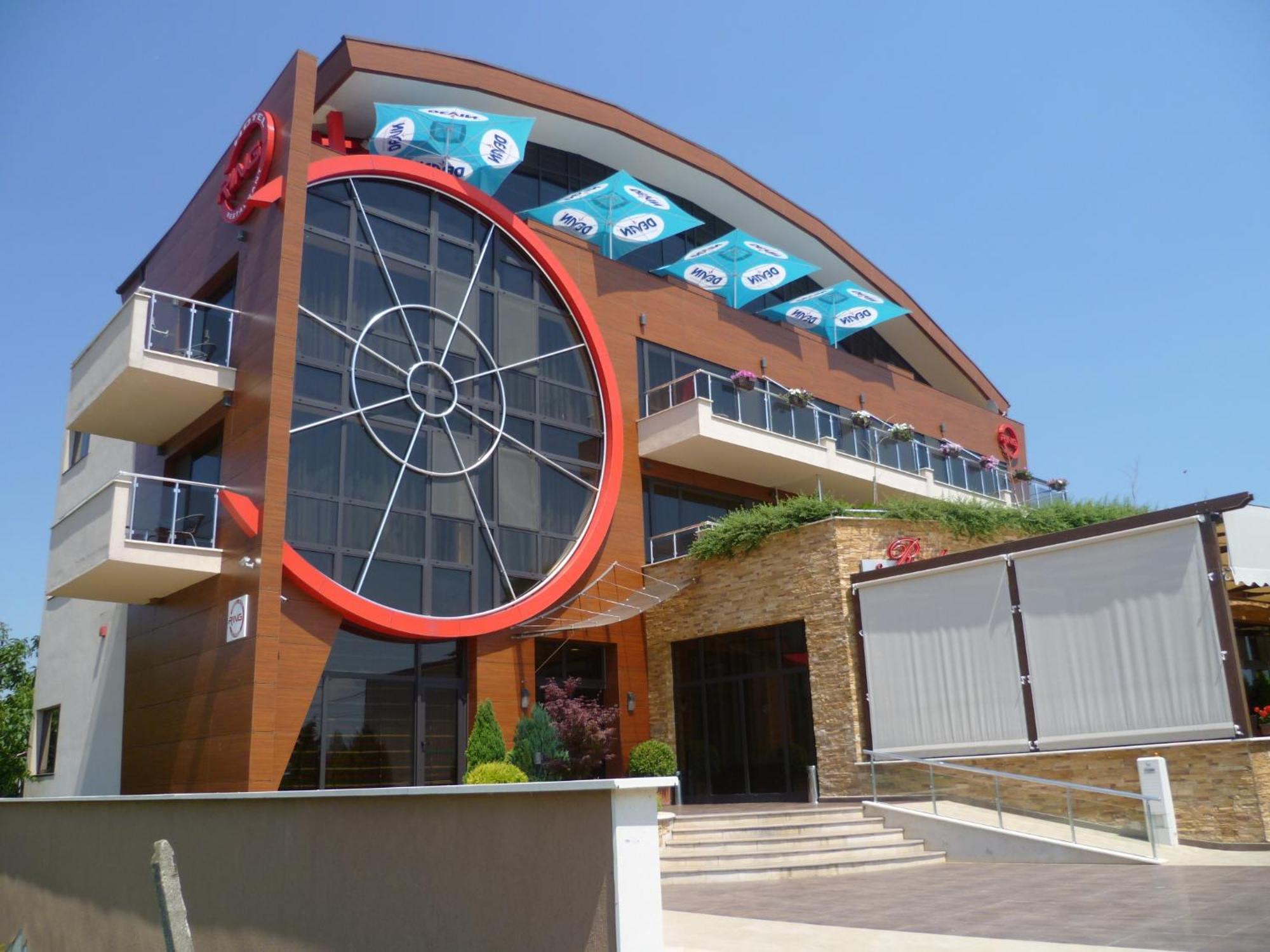 Family Hotel - Restaurant Ring Montana Kültér fotó