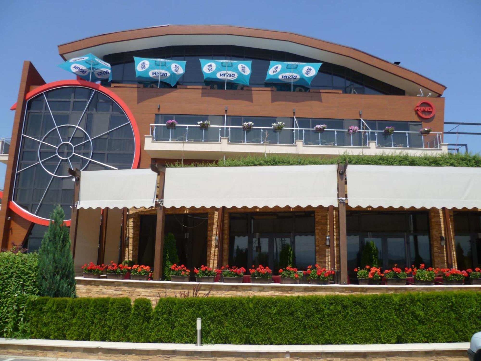 Family Hotel - Restaurant Ring Montana Kültér fotó