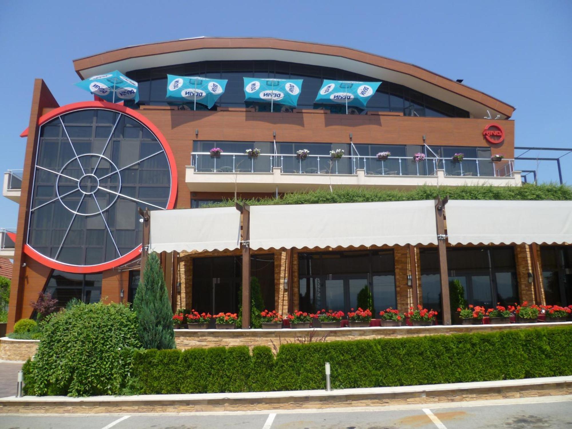 Family Hotel - Restaurant Ring Montana Kültér fotó