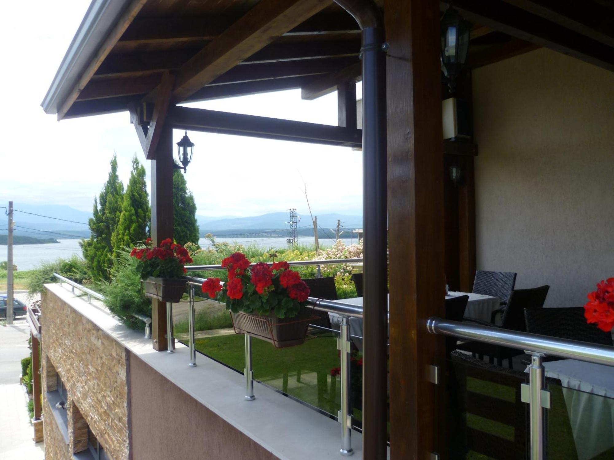 Family Hotel - Restaurant Ring Montana Kültér fotó