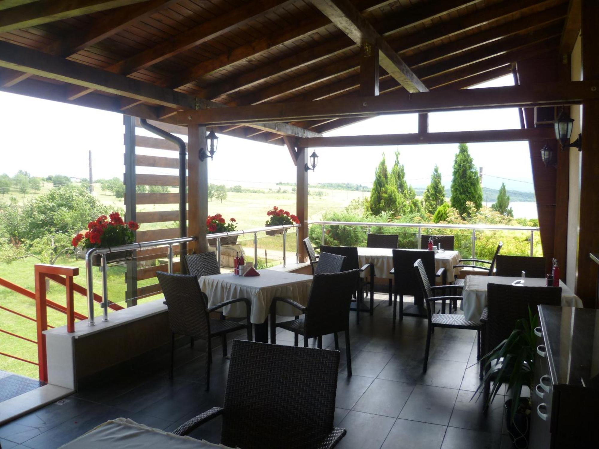 Family Hotel - Restaurant Ring Montana Kültér fotó