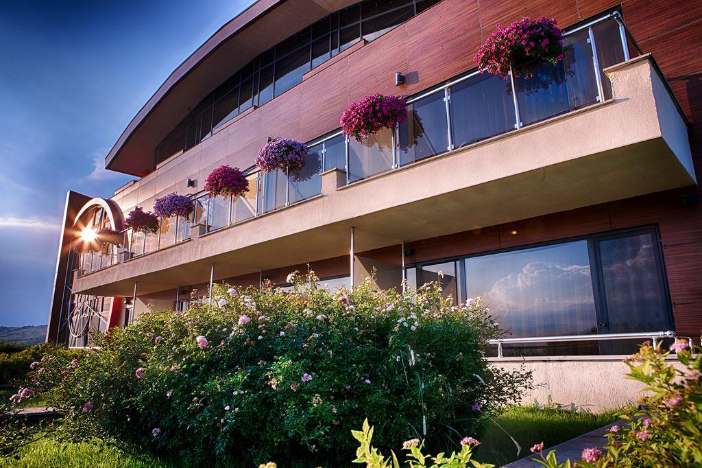 Family Hotel - Restaurant Ring Montana Kültér fotó